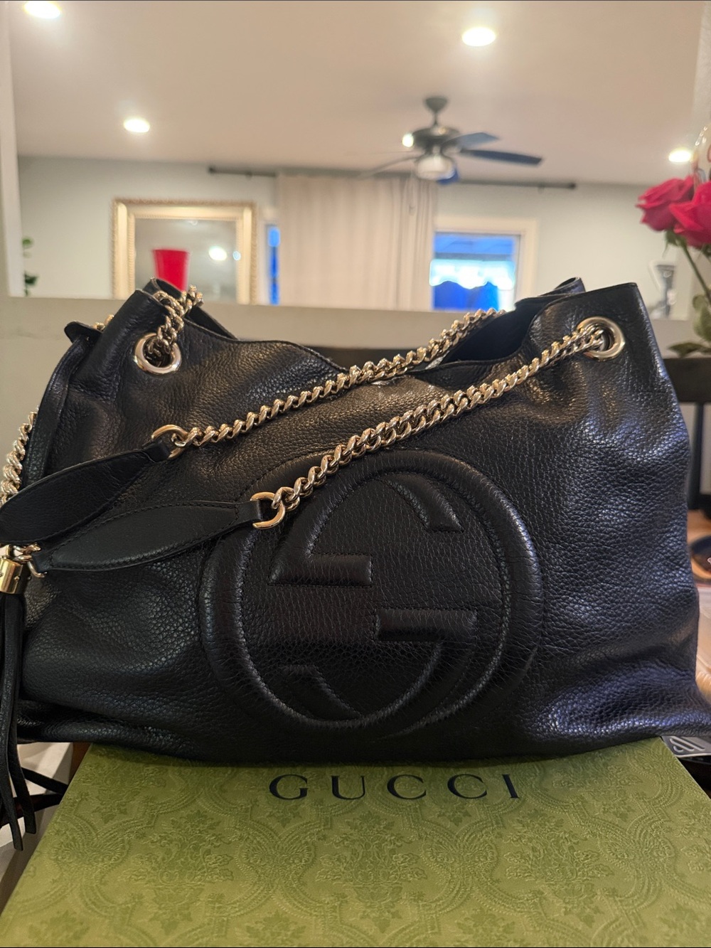 Gucci Black Pebbled Leather Shoulder Bag with Gold Chain soho medium